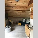 The Shed . A Cosy, Peaceful, 96% Recycled, Chalet.